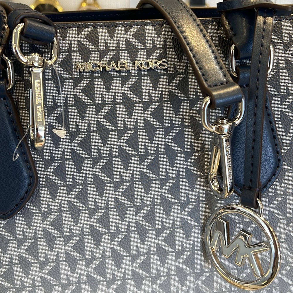 Michael Kors Sheila Medium Signature CZ Logo Satchel Crossbody Center Zip
Navy - Picture 6 of 16